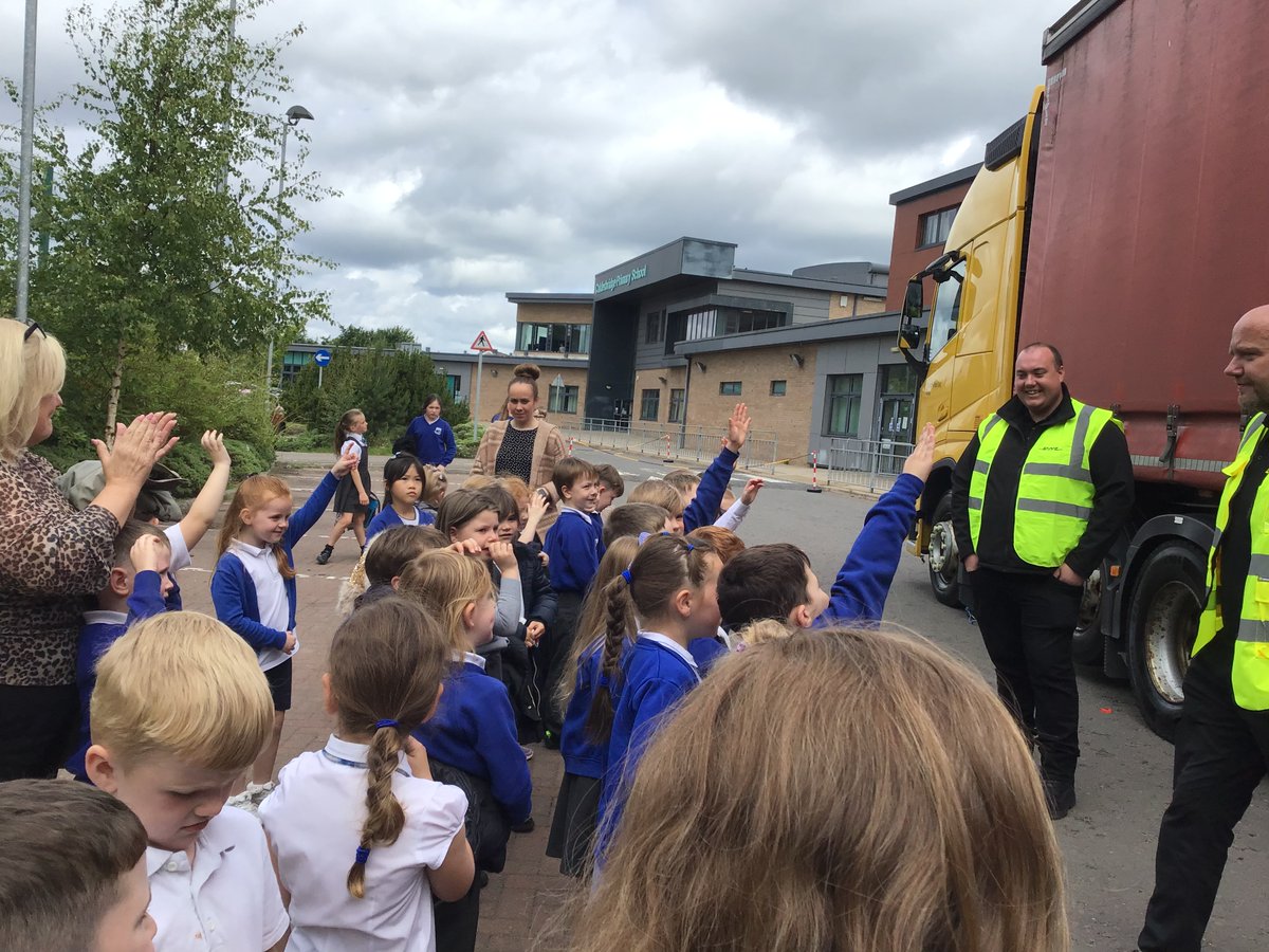 Miss Macfarlane tweet media