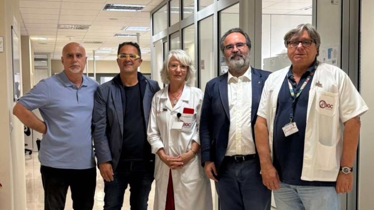 FEDER | Enfermedades Raras (@feder_ong) on Twitter photo 🎉Celebramos el 50 aniversario del <a href="/cbgc_arrixaca/">CBGC.ARRIXACA</a>, referente en diagnóstico e investigación de enfermedades raras.
Nuestro presidente Juan Carrión presentó la conferencia del Dr. <a href="/LluisMontoliu/">Lluis Montoliu</a> sobre el presente y futuro de la investigación en ER.
👉 enfermedades-raras.org/actualidad/not… 🎉Celebramos el 50 aniversario del <a href="/cbgc_arrixaca/">CBGC.ARRIXACA</a>, referente en diagnóstico e investigación de enfermedades raras.
Nuestro presidente Juan Carrión presentó la conferencia del Dr. <a href="/LluisMontoliu/">Lluis Montoliu</a> sobre el presente y futuro de la investigación en ER.
👉 enfermedades-raras.org/actualidad/not…