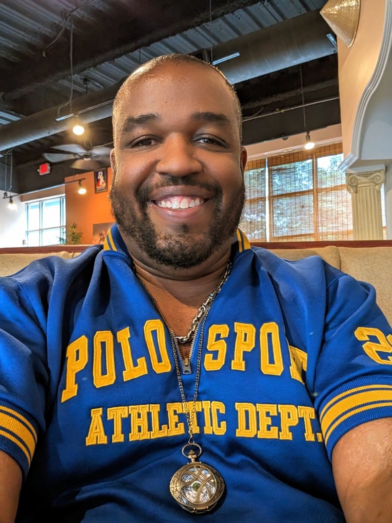cookiebear75's tweet photo. Trying to smile and get past the hump (Wednesday) https://t.co/E1yK0P7S2t