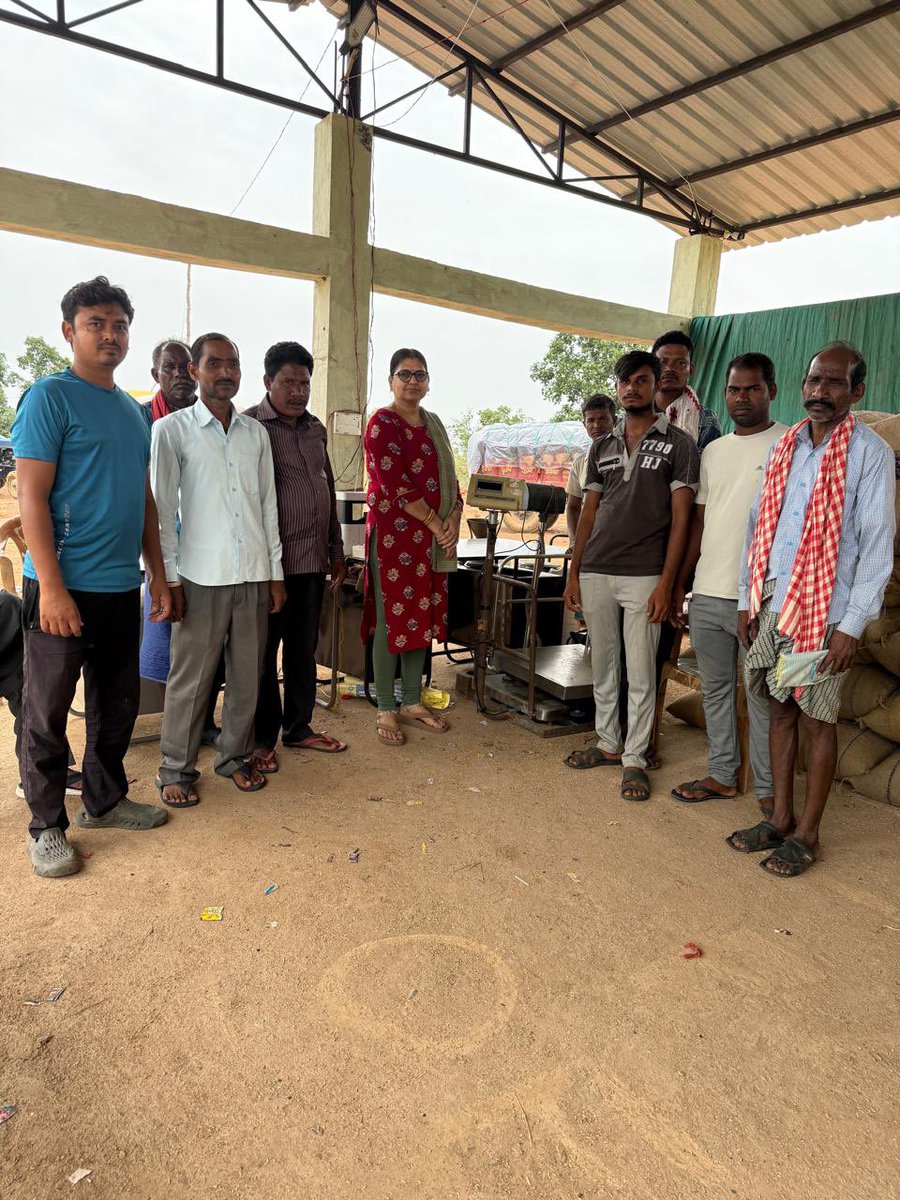 Visited Bhaleswar Mandi today. Interacted with farmers and understood their grassroots issues. All concerns have been forwarded to the officials.
Farmers First 🇮🇳 | Our Annadata, Our Pride 🙏

<a href="/PRDeptOdisha/">Panchayati Raj and Drinking Water Department</a> <a href="/mopr_goi/">Ministry of Panchayati Raj, Government of India</a> <a href="/OfficialTeamATA/">Team ATA Official</a> <a href="/SecyChief/">ChiefSecyOdisha</a> <a href="/NAdministration/">Zilla Parishad Nuapada</a>