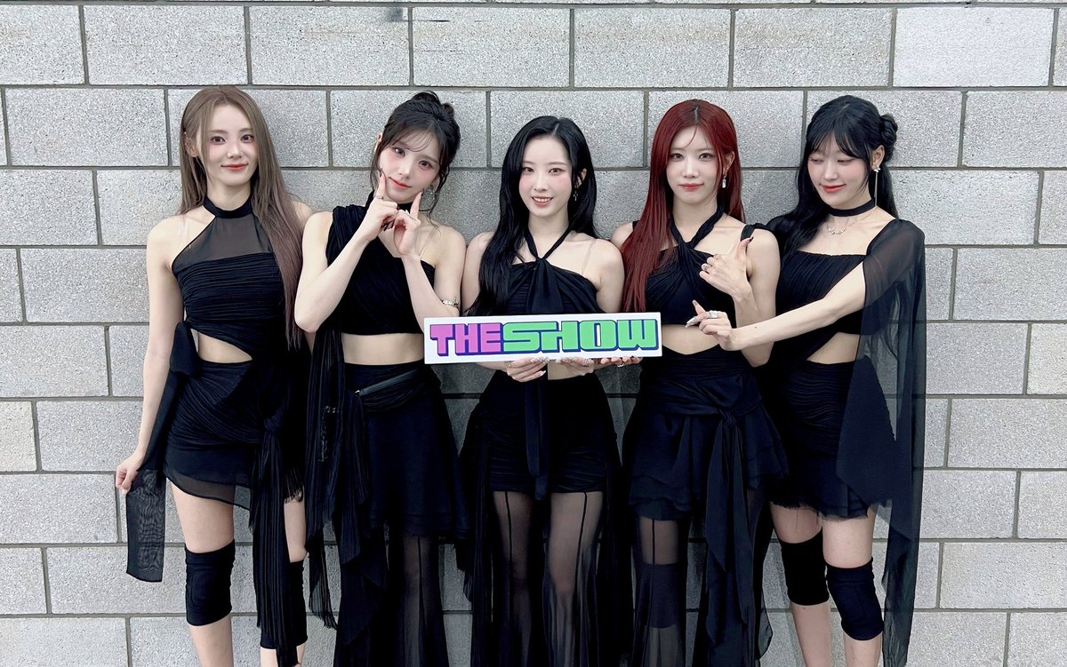 TeamReOrbit_'s tweet photo. 💰 Want to help #ARTMS win?

We recommend purchasing 1-day Genie/Bugs rental accounts with 1 song download for the biggest impact! This boosts the Digital category (4,000 points), which is key to our success.

💸 Cost:
1 rental with 1 download = ~$1.50 USD
~$20 USD = 13 accounts with 13 downloads!

Here’s a list of some sellers:
@GBaebulleo_, @_DELSHOP_, @chouxcremee, @HoneyBeeKshop, @yoonkyesang99

Important:
Before buying, make sure to check reviews/testimonials to avoid scams. If something doesn’t feel right, find another seller. Team ReOrbit is not responsible for any issues with transactions.

#아르테미스 #OURII
#HeeJin #HaSeul #KimLip #JinSoul #Choerry
#Club_Icarus #Icarus