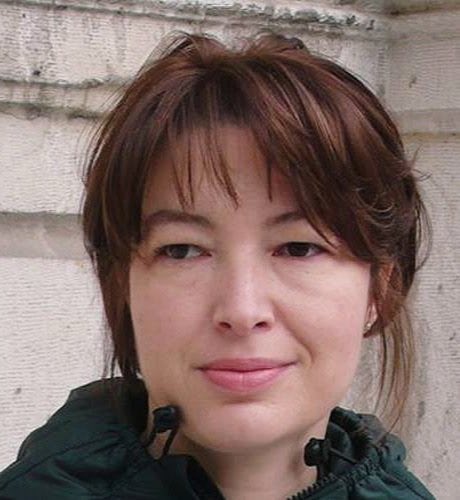 “Otuz sene kasap vitrini seyretmiş, lokma yiyememiş kedi gibi, otuz sene dünyayı seyrettim lokma yiyemeden, artık canım da bir şey istemiyor.”
 s.37