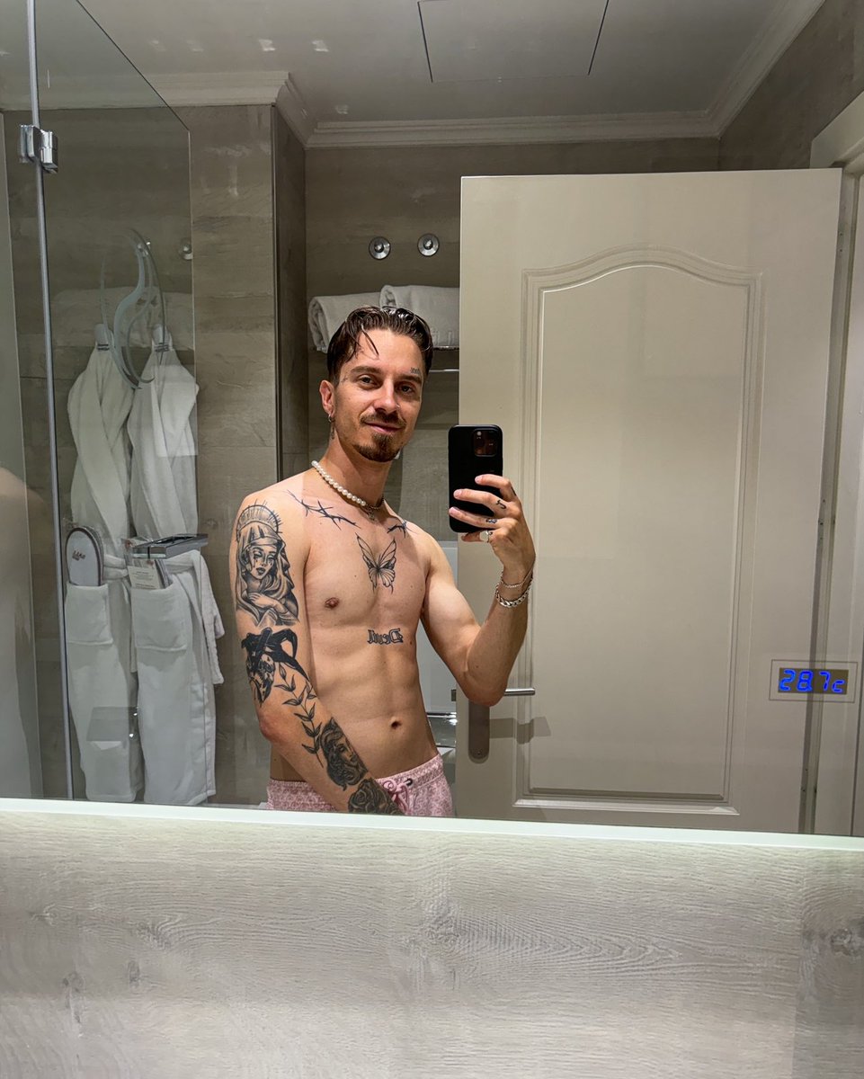 JimmyRoseee's tweet image. “Just a taste. Wanna see more? 👀”RT