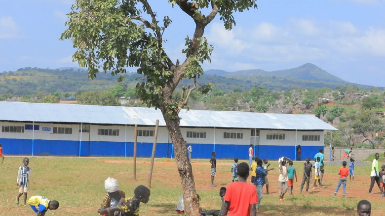 Find out how access to clean water &amp; menstrual hygiene facilities, as well as training on life skills &amp; gender-based violence, helped improve student well-being, reduce absenteeism, and boost retention—especially among girls in Ethiopia.

wrld.bg/UzFi50W8Cq1

#InvestInPeople
