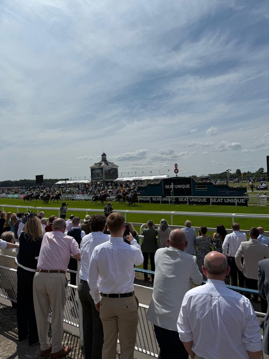 Off to the races! 🏇

Last week the team had an exciting day out at the #YorkRaces

The team enjoyed it so much that they are desperate to attend next year as well!

#Accounting #HorseRacing