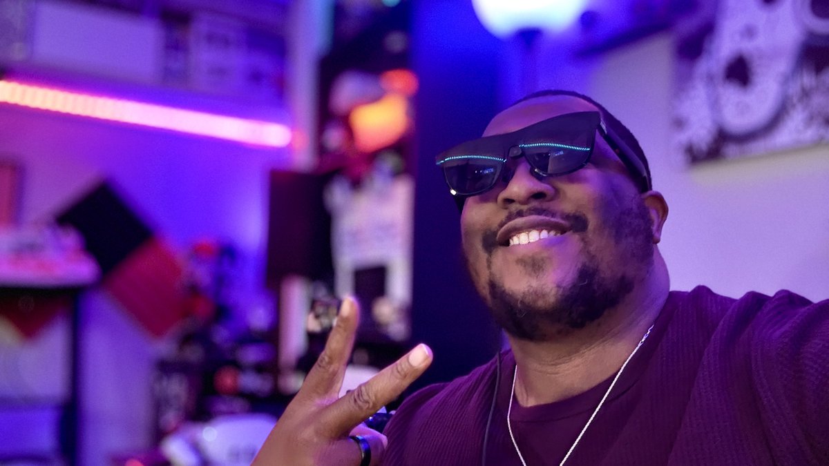 jdunrrp's tweet photo. A New Lightweight “SPATIAL” King Of The Hill Has Arrived⚡️

I Got My “Eye” On The Future 😎 &amp; I See #ARforAll thanks to @XREAL_Global ⚡️😎‼️ 

XREAL One PRO &amp; Eye are in hand at Getting Things Dun Studios… but more on that very very soon🎥📼 😏👏🏾🚀  
#XREAL #XR #AR #Tech  😎🕶️ https://t.co/Q26I3oHcBh