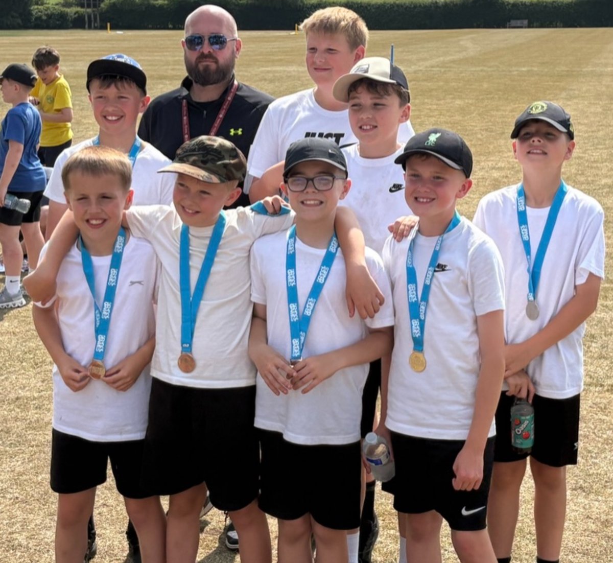 GreenCoton's tweet photo. We’re so proud of our Year 5/6 cricket team! 🏏 They played brilliantly in the Tamworth Sports Cricket Tournament, finishing 2nd place. Fantastic teamwork, super behaviour and a credit to the school — Mr Parker was very proud! #CricketSuccess #SchoolSport https://t.co/b2sDFgO9CW