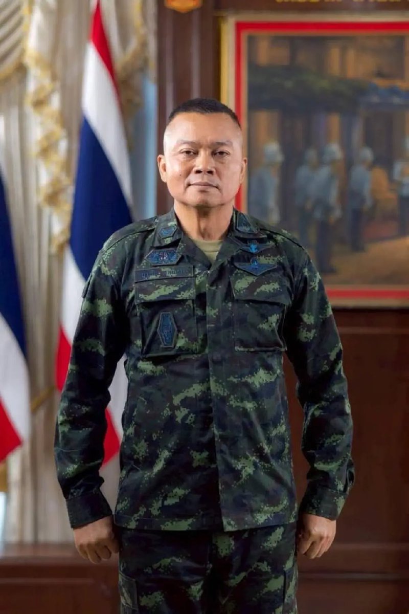 ขอเป็นกำลังใจให้ท่าน
พล.ท.บุญสิน พาดกลาง แม่ทัพภาคที่ 2 
และขอส่งกำลังใจไปที่พี่น้องทหารทุกนาย🇹🇭 🙏🏻