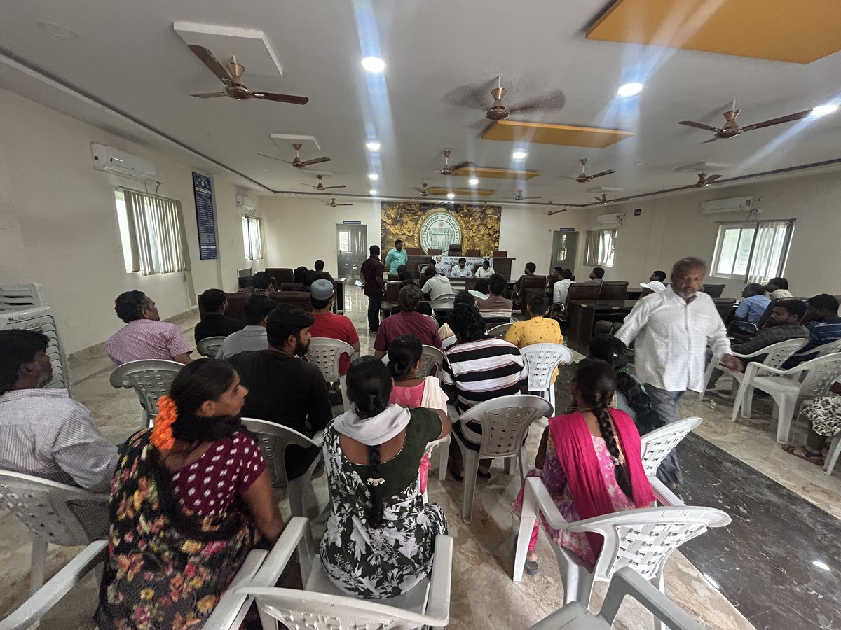 DC_Medchal_CMC's tweet photo. As part of the 100-day action plan, Medchal Municipality is organizing an awareness meeting with shop and restaurant owners to discuss the Single-Use Plastic (SUP) ban and essential food safety measures
@tksreedevi
@cdmatelangana
#TG100daysActionplan 
#TelanaganaRising2047 https://t.co/cHLnsaTBVU