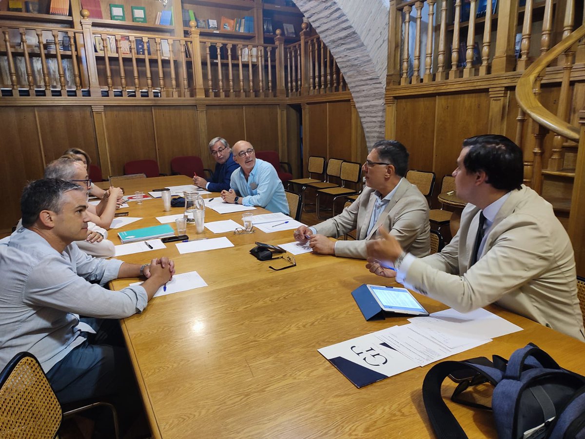 FEICASE (@feicase) on Twitter photo Reunión de la Comisión de Relaciones Laborales de la <a href="/CES_Sevilla/">Empresas de Sevilla</a> donde se han tratado temas relacionados con los convenios colectivos en la provincia, análisis de últimas normativas publicadas y propuestas en proceso, entre otros, y en la que ha estado presente nuestro Sec Gral Reunión de la Comisión de Relaciones Laborales de la <a href="/CES_Sevilla/">Empresas de Sevilla</a> donde se han tratado temas relacionados con los convenios colectivos en la provincia, análisis de últimas normativas publicadas y propuestas en proceso, entre otros, y en la que ha estado presente nuestro Sec Gral