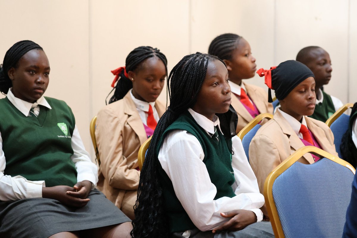 6/10 Representing the CS for Education, Director General Dr Elias Abdi stressed the link between peace and education: 
“We can’t separate peace from education. To build tolerance, we must teach it. Through peace education, our children learn values that unite our country.”