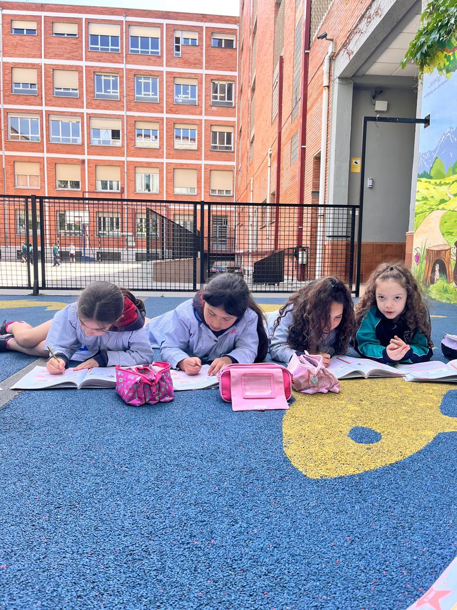 Colegio Adoratrices Logroño tweet media