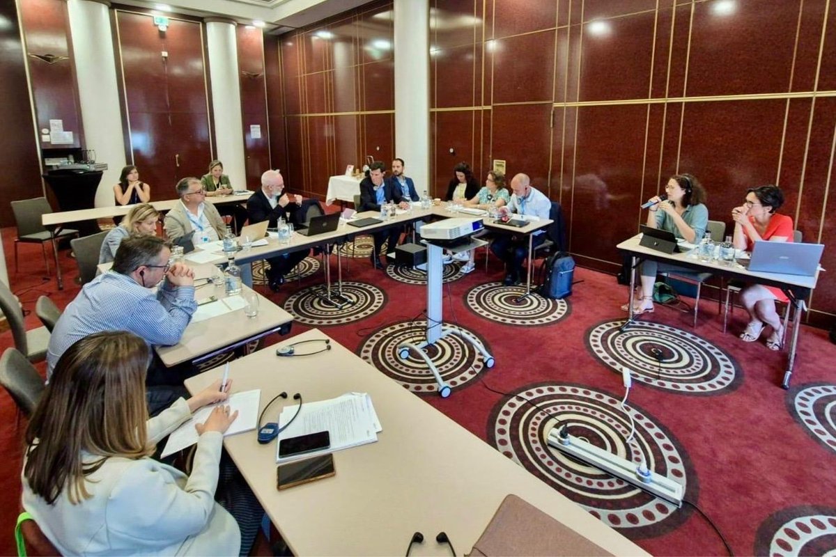 38 i rappresentanti trentini in missione a Lione con il “Progetto Francia”. Esplorate opportunità concrete per le imprese nei settori della meccanica di precisione, dell’agritech e delle energie rinnovabili, in particolare dell’idrogeno.
ℹ️ tinyurl.com/MissioneLione25