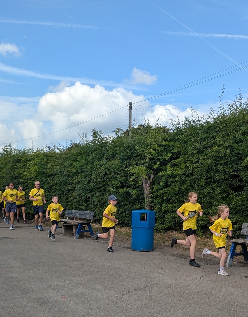apjschool's tweet image. 🏃‍♀️🏃‍♂️ Huge well done to all the children and staff who took part in the Rotherham Schools Relay Baton today! 🌟 They proudly carried the baton to Anston Greenlands — amazing teamwork and school spirit on display! 👏🙌 #RotherhamRelay #Teamwork #ProudMoment