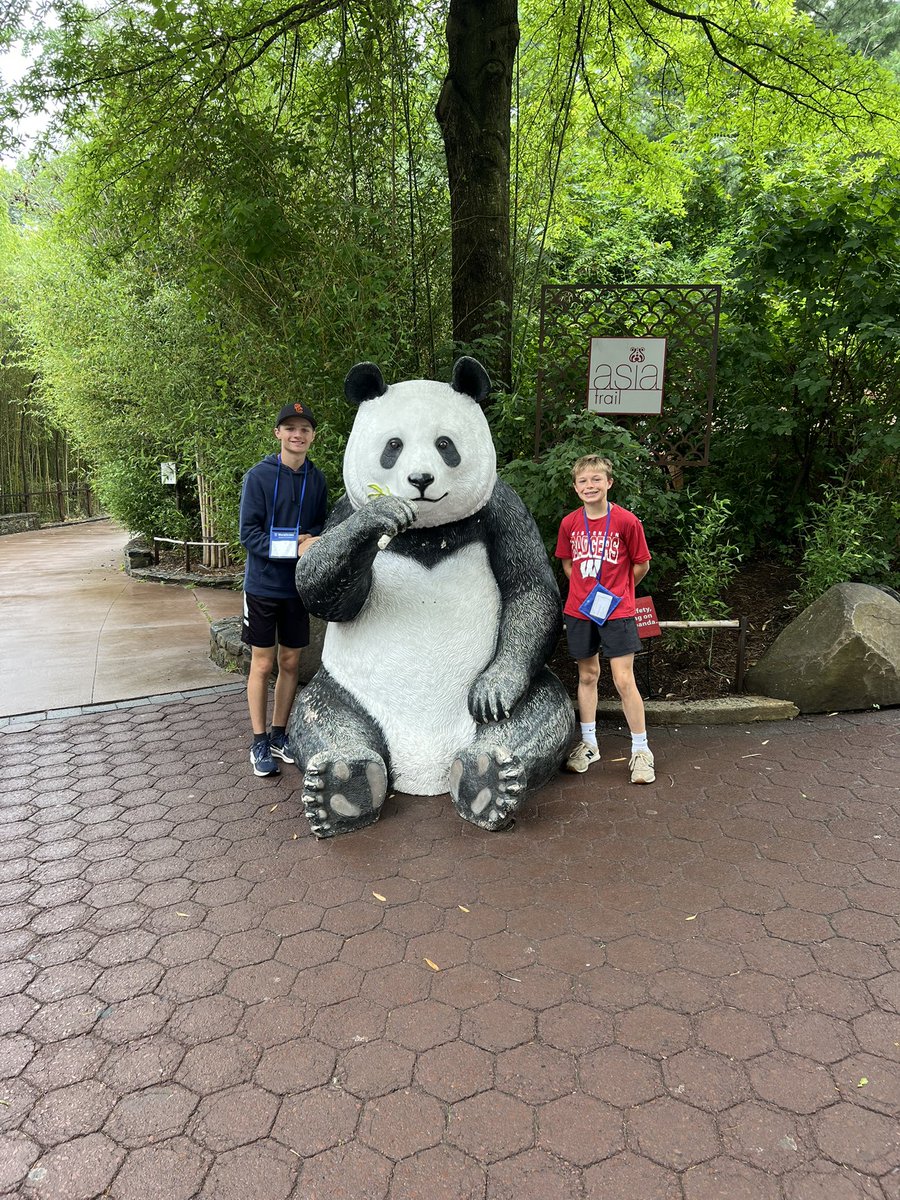 niceguyjonesy's tweet image. The National Zoo did not disappoint. Tigers, pandas and gorillas were the highlights this morning. #KarcherDC25 #animalfun