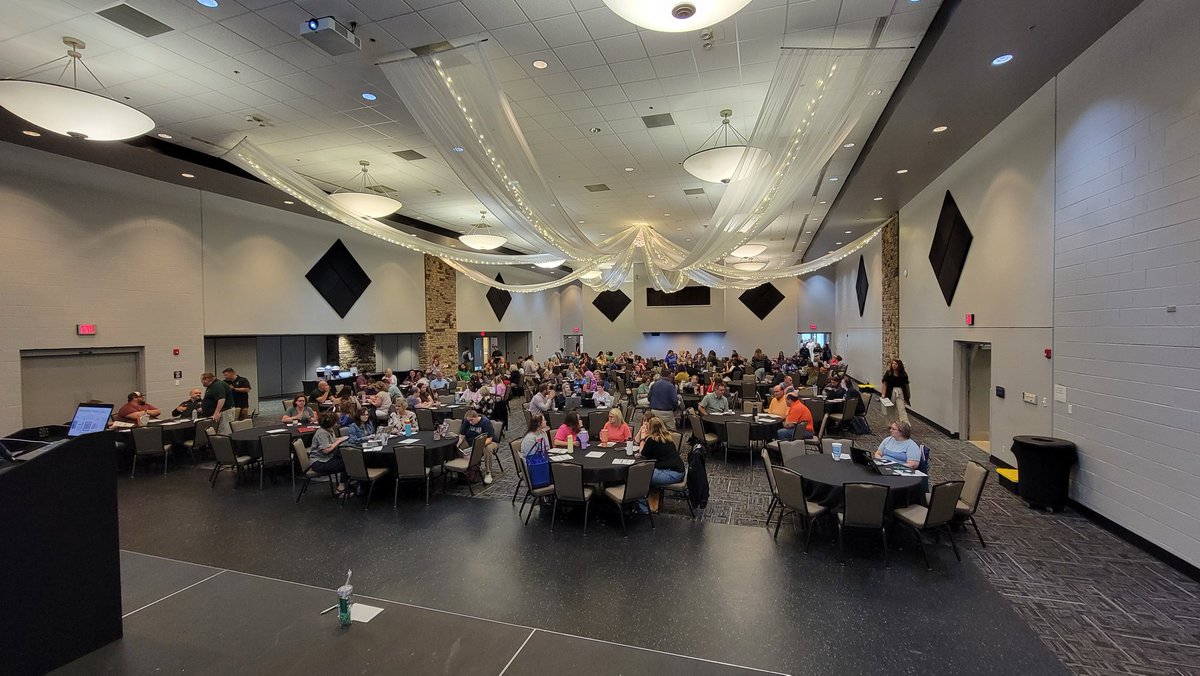 40 minutes before the start of the <a href="/GRRECKY/">GRRECKY</a> #AIeducation conference at the Cave City Convention Center and we are already almost a full house!  Excited to learn and lead today as the keynote presenter!  #AllinKY #KYILN #KYDLC #AI #UnitedWeLearnKY <a href="/OVECkyed/">@OVECky</a>