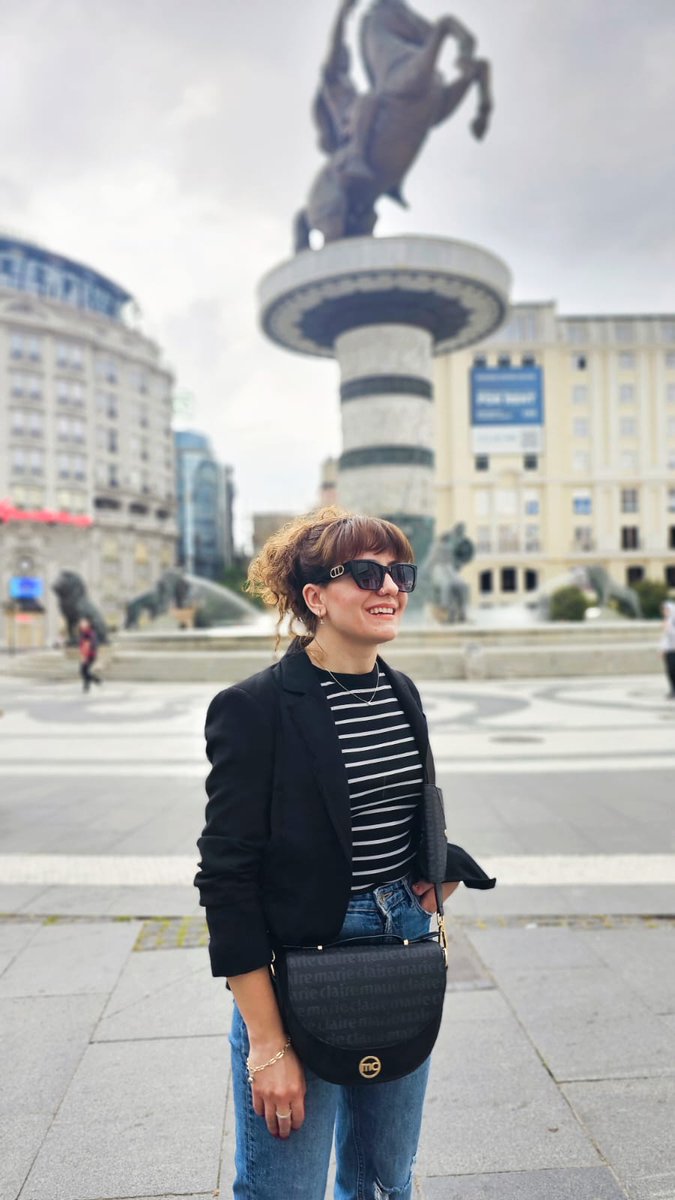 Üsküp Kitap Kulübümüzün konuklarından Sonay Buş 'un izlenimlerinden bir bölüm: 'Geçtiğimiz ay Üsküp Kitap Kulübü’ne konuk oldum. ‘Konuk olmak’ demek burada yetersiz kalıyor aslında; daha çok bir evin kapısını...'

Devamı necladursun.com 'da 

#üsküpkitapkulübü