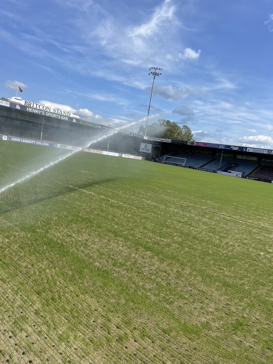 Craig_Housley9's tweet photo. Scunthorpe United ticking over nicely, 10 days since seeding 🌱
First roll tomorrow and application of ICL Proturf 15-6-15 to kick her on.
First cut incoming 👏🏻 @SUFCOfficial https://t.co/a5XUUzTBin