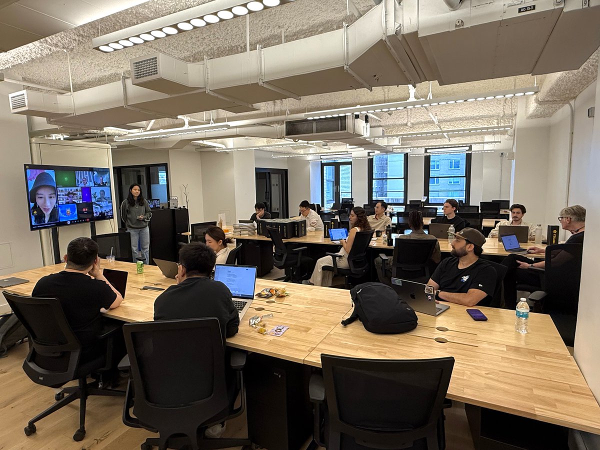 🔥 Last week at EASY Residency, we welcomed <a href="/heyibinance/">Yi He</a>, Binance Co-founder, to share insights on business values, team leadership, branding &amp; effective management in fast-moving environments -- founders tuned in online and offline.

Key takeaways below 🧵👇