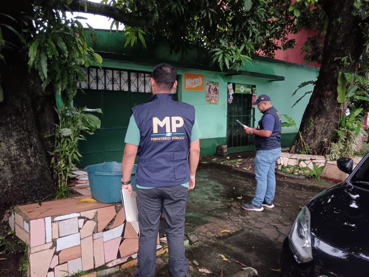 La Fiscalía contra delitos transnacionales realiza 6 allanamientos en Zacapa Retalhuleu Mixco y en zona 9 capitalina.

Vía: <a href="/ArlettG_/">Arlett Gonzalez</a>