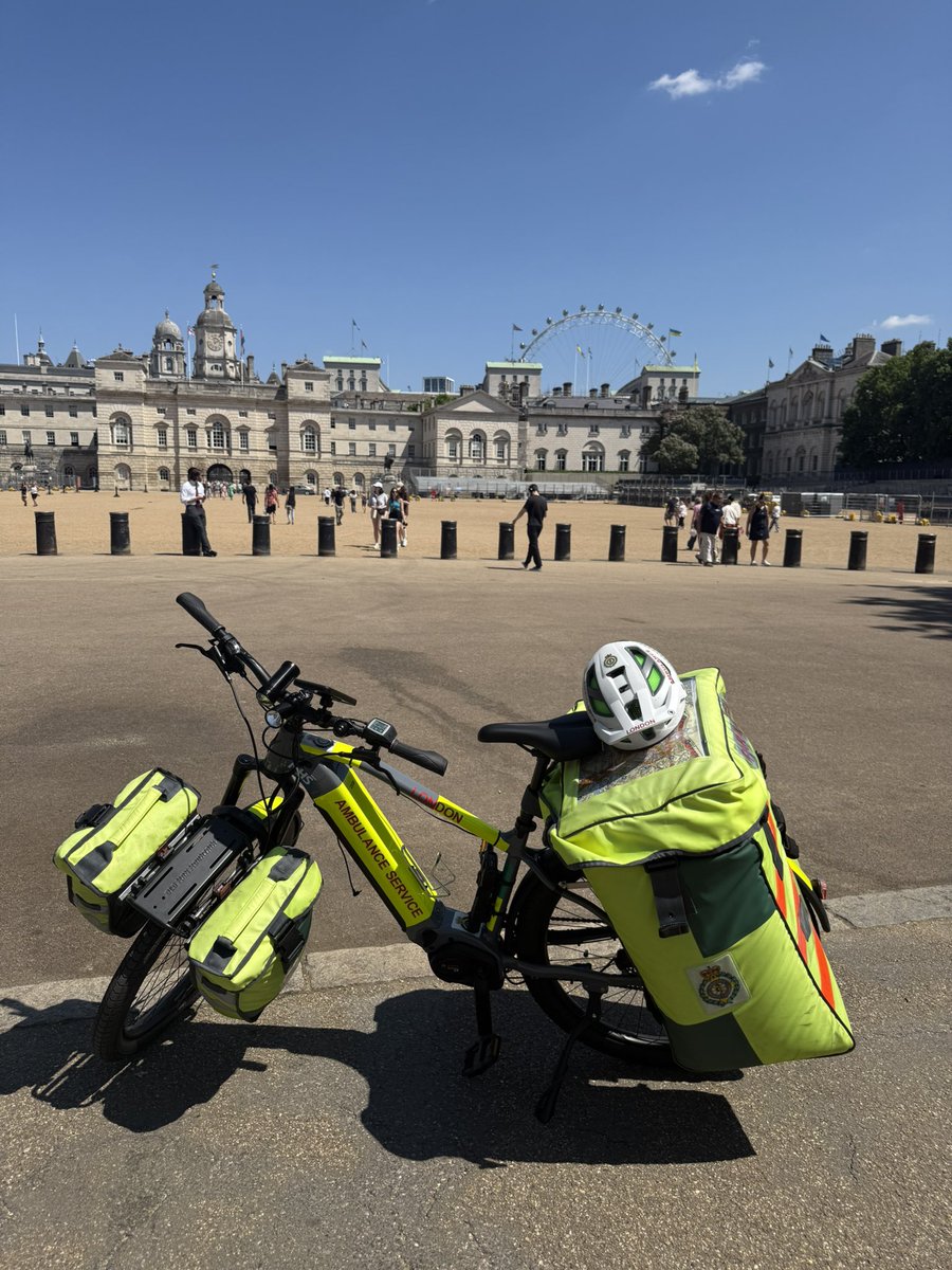 LAS Cycle Team (@las_cycleteam) on Twitter photo It’s hot, London!
Today with temperatures reaching 27 degrees, ensure you stay hydrated, use sunscreen and stay in the shade to keep yourself feeling well and enjoying the sun safely 😎 <a href="/Ldn_Ambulance/">London Ambulance Service</a> #London #HotWeather #StaySafe #Paramedic #Ambulance It’s hot, London!
Today with temperatures reaching 27 degrees, ensure you stay hydrated, use sunscreen and stay in the shade to keep yourself feeling well and enjoying the sun safely 😎 <a href="/Ldn_Ambulance/">London Ambulance Service</a> #London #HotWeather #StaySafe #Paramedic #Ambulance