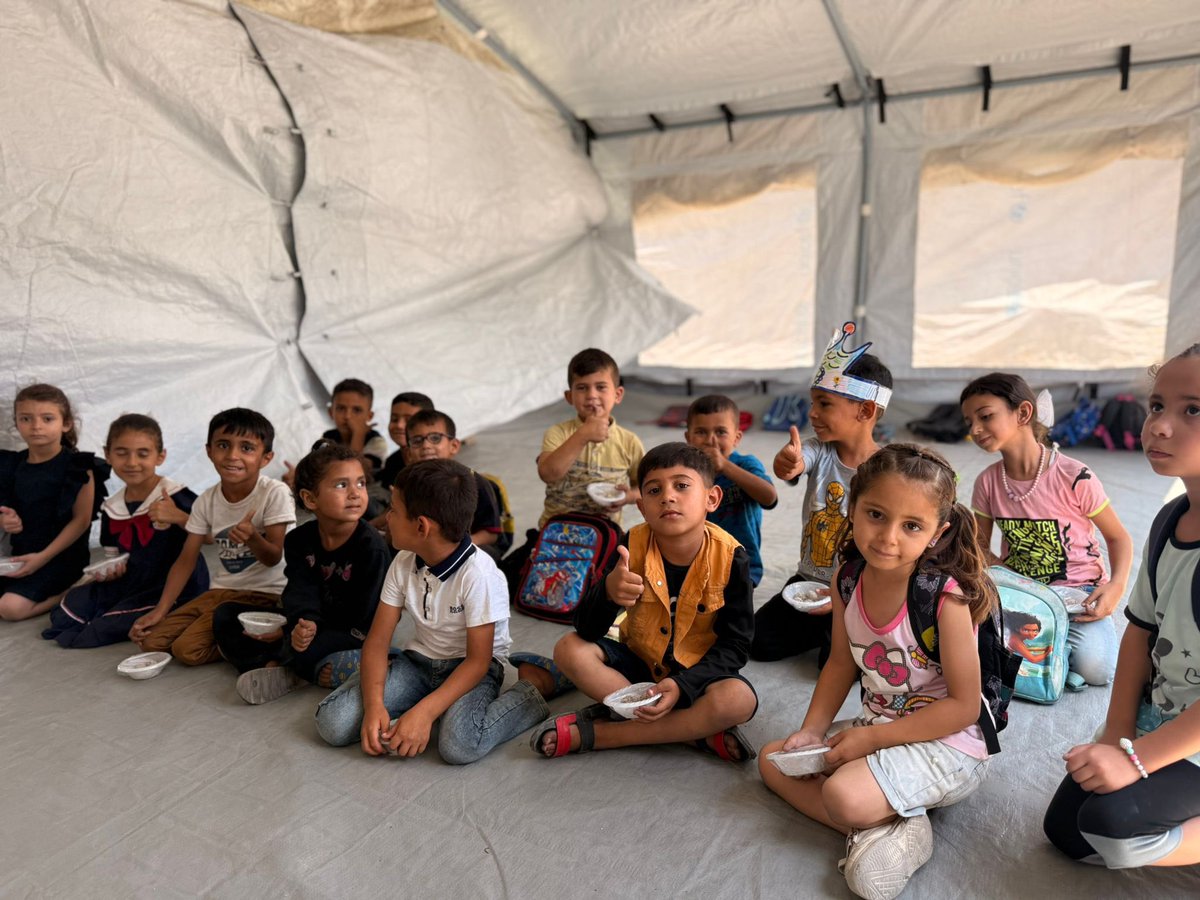 healpalestine_'s tweet image. HEAL Palestine distributed Ajwa food meals to 300 students in educational spaces across northern Gaza. This initiative supports ongoing educational efforts while addressing the urgent issue of student malnutrition. HEAL Palestine remains committed to providing critical services…