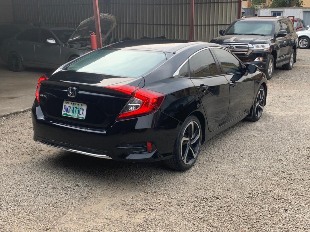 2020 Honda Civic 
Registered 
Duty ✅ 
Low mileage 
Neatly used 
ABUJA 
Price: 18.5m
DM or call 09067505058