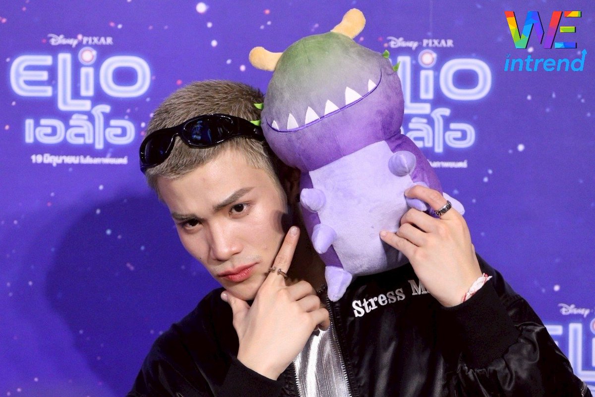 "โฟร์ท ณัฐวรรธน์" ช่วงสัมภาษณ์สื่อ ในงานเปิดตัวภาพยนตร์เวอร์ชันพากย์ไทยเรื่อง “Disney and Pixar’s Elio เอลิโอ”

VOICE ACTOR FOURTH
#SFxElioThaiDubbedPremiere 
#ElioTHxFourth
#ElioTH #เอลิโอ 
#Fourthnattawat
#SFcinema 🍿❤