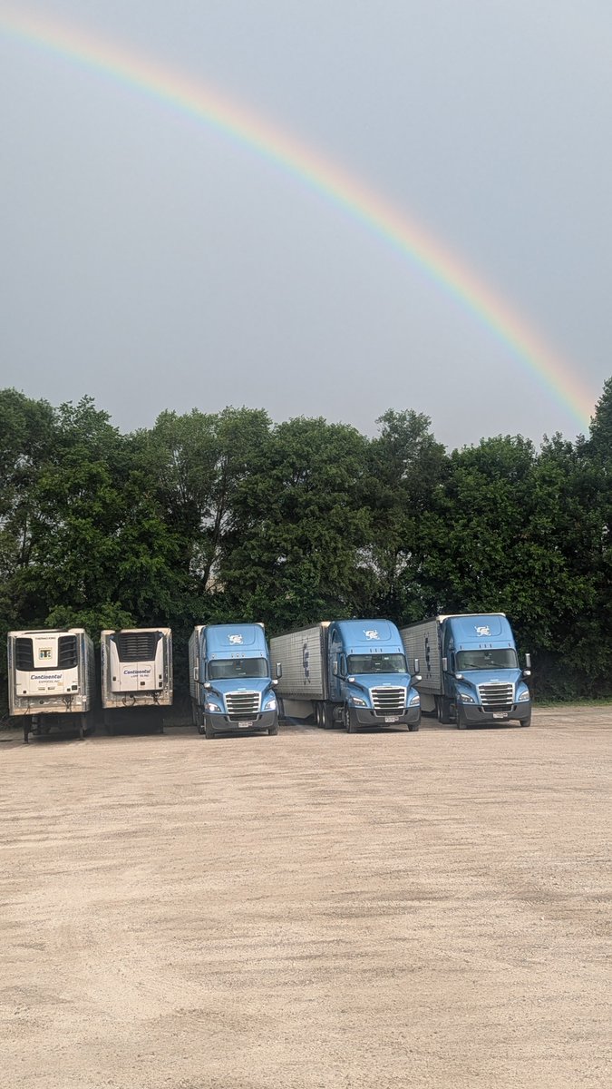 CEIOHIO's tweet image. It's a good start to the day at our Indianapolis terminal! 🌈

Thanks to our CDL-A school instructor, Jeff, for capturing this photo 📸