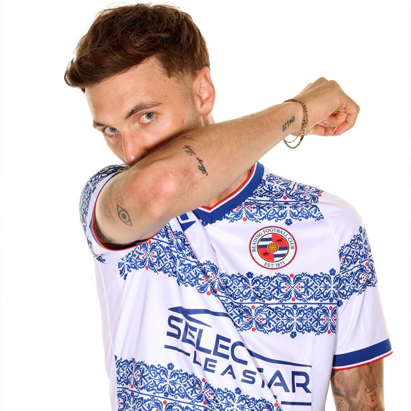 ReadingFC's tweet photo. Not just a club, a family. 🌸