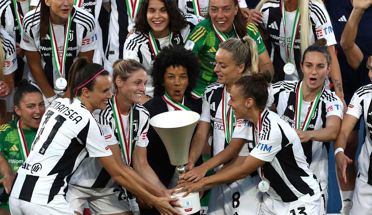 MirianaCardin's tweet image. 🎙️ Sara #Gama a Ultimo Uomo: “Coppa Italia? Avevo deciso che se avessimo vinto non l’avrei alzata io. Durante la premiazione ho discusso con le mie compagne storiche e abbiamo deciso di sollevarla tutte insieme” 

E brava @ForlinValentin