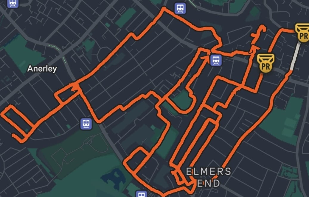 MPSBeckenham's tweet photo. Officers from Kelsey &amp; Eden Park and Clock House were out on mobile patrol cycling around the Clockhouse ward.  We engaged with numerous members of the public
@MPSBromley #SNT #Cycling https://t.co/80W5ZzBrCx