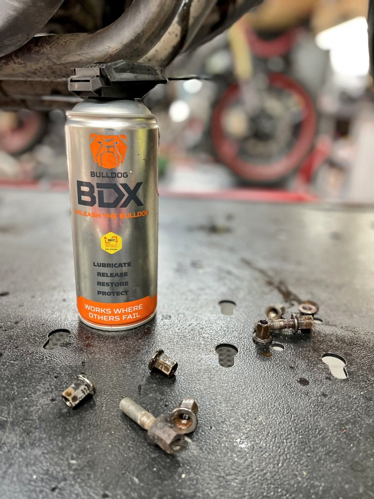 BulldogBDX's tweet image. Hello @HBMotorcycles I have a great idea for you. Get this in your #workshop and on your #counter and once you are totally delighted with that smart move I will let you in on the best #craneboom #grease available today too. 
That's right, we make them both 😁😁