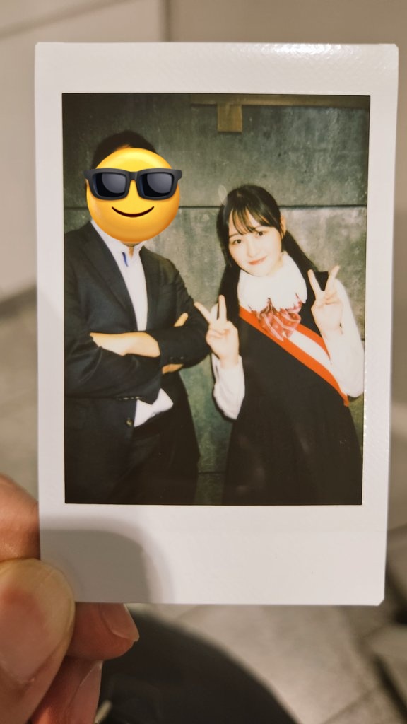 libertybell1224's tweet photo. @purritona 🤿許すべからずっ🤣

リラックスして観られた２時間😄
当面観劇できない可能性が高く、どうしても観たかったので😉✨

🍥ええっ👀仕事大丈夫だったの？
🔔うん、あんまり🤣
🍥ポーズは？
🔔じゃあ、女子高生を誘う悪いサラリーマンで😝
🍥😅😅😅
🔔また来るから～

#上之薗理奈
#キンギン2025 
#MW13 https://t.co/qmgmDwjdp1