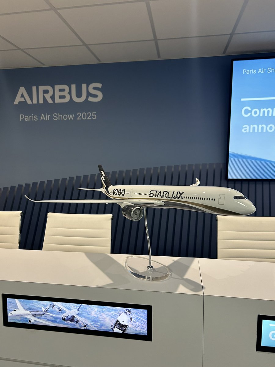 simone_chellini's tweet image. 🔴 #BREAKING | Starlux has announced an order for an additional ten A350-1000s. Combined with the previous order, the airline will introduce 18 aircraft in its fleet.

#PAS2025 #Paris #Airshow @airwaysmagazine @salondubourget @Airbus