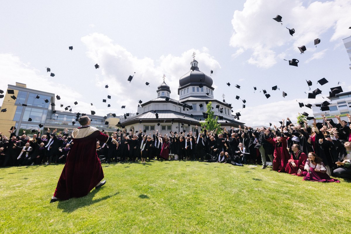 ‘Independence is a theorem which we have to prove every day.’ – Pavlo Kazarin to UCU graduates. 
This summer, almost 600 joined the UCU alumni community.  

Read more here
ucu.edu.ua/en/news/nezale…