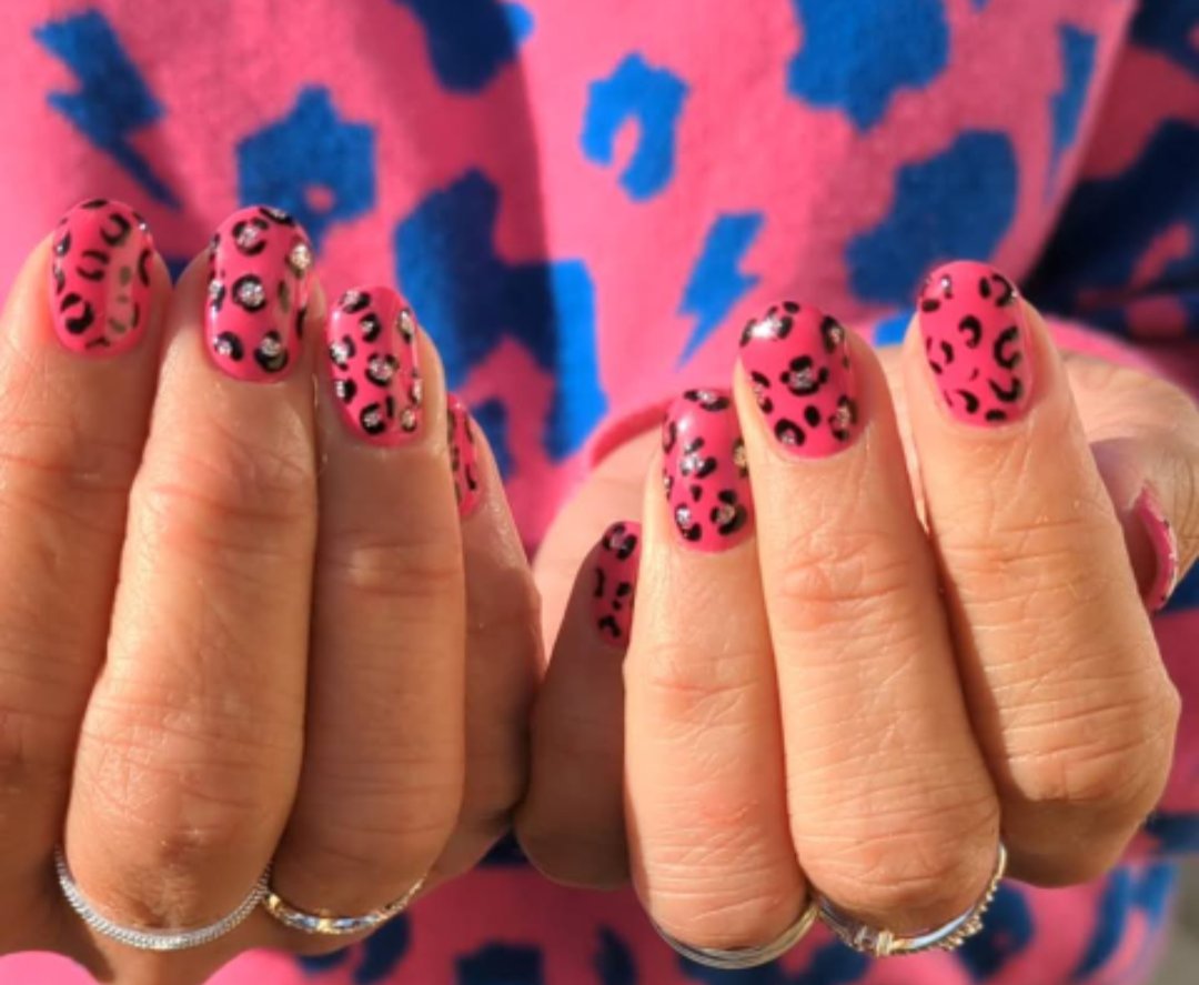 Feud Nails is a home-based salon on Ty'n-y-Parc Road, offering gel, BIAB, nail varnish and plain manicures plus hair sparkles.
It's one of the local businesses benefitting from an enhanced listing on our site.
More at feudnails.com #nailsalon #rhiwbina #localbiz