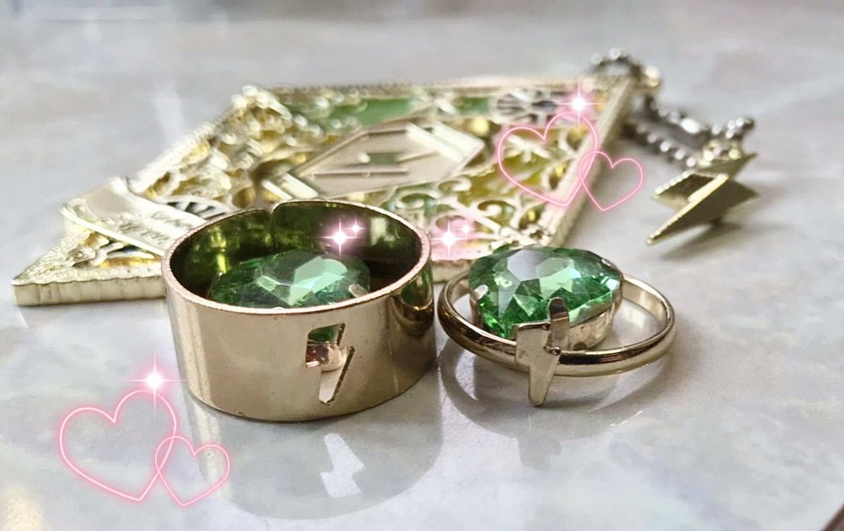 EstCaligo's tweet image. ⚡️🌸プロポーズじゃん🥰💚💚💚
てか本当にジグボルト家の結婚指輪なんだけど💍……好き…