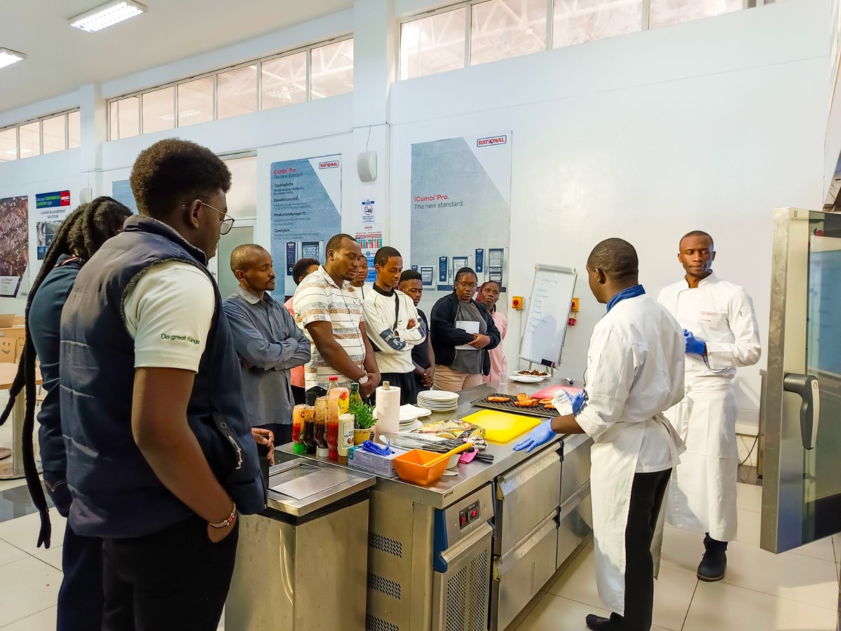 sheffield_afric's tweet image. Our Rational live cooking demo was a testament to how the Rational iCombi Pro delivers unmatched energy savings, boosts kitchen productivity, and enhances profit margins.
Here are some highlights!
#Rational #Livecooking #iCombiPro #SheffieldAfrica #Kitchenefficiency #Smartcooking