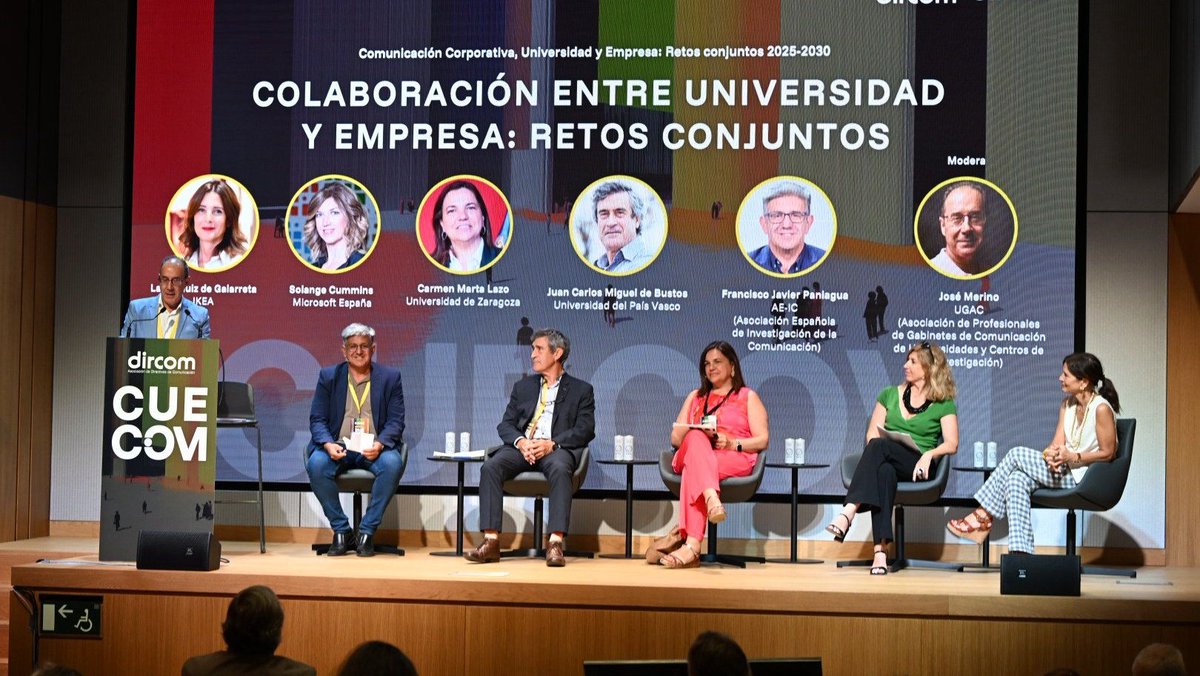 Dircom (@dircomspain) on Twitter photo 🤝 El diálogo universidad-empresa cobra fuerza en #CUECOM.
<a href="/IKEASpain/">IKEA España</a>, <a href="/MicrosoftES/">Microsoft España</a>, <a href="/unizar/">Universidad Zaragoza</a>, <a href="/upvehu/">UPV/EHU</a> y <a href="/ae_ic_com/">AE-IC</a> abordan los retos conjuntos en formación, innovación y profesionalización de la #Comunicación.
🗣️ Modera José Merino (@AUGAC) 🤝 El diálogo universidad-empresa cobra fuerza en #CUECOM.
<a href="/IKEASpain/">IKEA España</a>, <a href="/MicrosoftES/">Microsoft España</a>, <a href="/unizar/">Universidad Zaragoza</a>, <a href="/upvehu/">UPV/EHU</a> y <a href="/ae_ic_com/">AE-IC</a> abordan los retos conjuntos en formación, innovación y profesionalización de la #Comunicación.
🗣️ Modera José Merino (@AUGAC)
