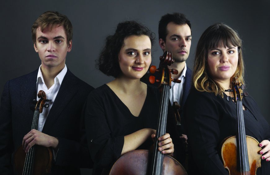 ✨FESTIVAL MUSIQUES VIVANTES✨

Viva España 🇪🇸 Musique espagnole pour quatuor à cordes et guitare
 Stanislav Steshenko / Ensemble Métamorphoses

📅 Lundi 14 juillet à 20h
📍 Randan • Domaine royal
🎟bit.ly/44xNz6H
📖bit.ly/3ECmCEd