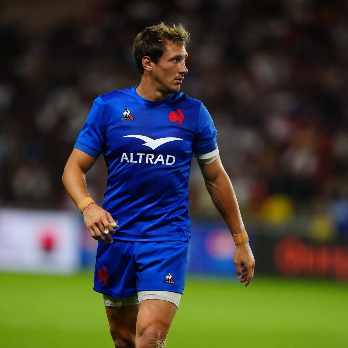 3⃣1⃣ ans aujourd'hui pour le demi de mêlée du #XVdeFrance Baptiste Serin !
𝐉𝐨𝐲𝐞𝐮𝐱 𝐚𝐧𝐧𝐢𝐯𝐞𝐫𝐬𝐚𝐢𝐫𝐞 ! 🥳