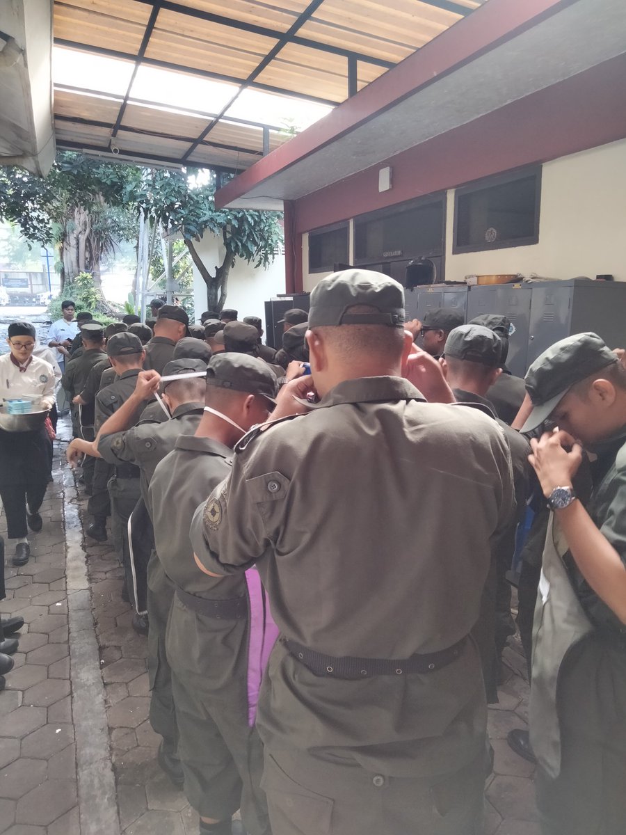 ini para tentara mau jadi pastry chef juga kah? 😭