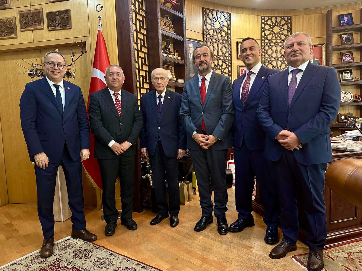 İlyas TOPSAKAL (@ilyastopsakal) on Twitter photo Bilge Liderimiz Sayın Devlet Bahçeli Beyfendinin himayelerinde kurulan Cengiz Aytmatov Enstitüsü Yönetim Kurulu olarak, kendilerini ziyaret ettik. Kırgızistan temaslarımız hakkında arzda bulunduk. Ellerini öperek hayır dualarını aldık.
-
<a href="/dbdevletbahceli/">Devlet Bahçeli</a> <a href="/MHP_Bilgi/">MHP</a> <a href="/dralpyildiz/">Doç.Dr.Alp Yıldız</a> Bilge Liderimiz Sayın Devlet Bahçeli Beyfendinin himayelerinde kurulan Cengiz Aytmatov Enstitüsü Yönetim Kurulu olarak, kendilerini ziyaret ettik. Kırgızistan temaslarımız hakkında arzda bulunduk. Ellerini öperek hayır dualarını aldık.
-
<a href="/dbdevletbahceli/">Devlet Bahçeli</a> <a href="/MHP_Bilgi/">MHP</a> <a href="/dralpyildiz/">Doç.Dr.Alp Yıldız</a>