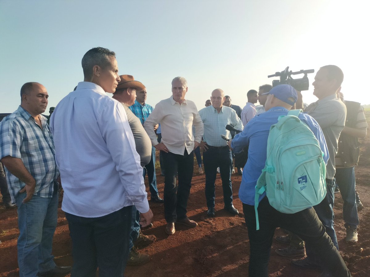 Yuniasky Crespo Baquero. (@byuniaky) on Twitter photo Visita nuestro Primer Secretario y Presidente de la República <a href="/DiazCanelB/">Miguel Díaz-Canel Bermúdez</a> la empresa Melena en #Mayabeque , seguir produciendo alimentos para el pueblo como tarea fundamental.
<a href="/DrRobertoMOjeda/">Dr. Roberto Morales Ojeda</a> <a href="/PartidoPCC/">Partido Comunista de Cuba</a> Visita nuestro Primer Secretario y Presidente de la República <a href="/DiazCanelB/">Miguel Díaz-Canel Bermúdez</a> la empresa Melena en #Mayabeque , seguir produciendo alimentos para el pueblo como tarea fundamental.
<a href="/DrRobertoMOjeda/">Dr. Roberto Morales Ojeda</a> <a href="/PartidoPCC/">Partido Comunista de Cuba</a>