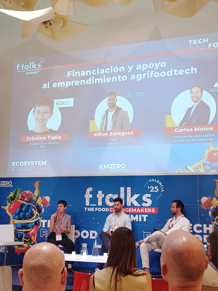 ¡Esto es #fTalks25 Food Summit en Valencia ! <a href="/eoi/">EOI</a> invitada especial para hablar de financiación y apoyo al emprendimiento agrifoodtech desde los #NextGenerationEU y el <a href="/P_Recuperacion/">Plan de Recuperación</a> ➡️ La digitalización empieza por las personas #GeneraciónDigital