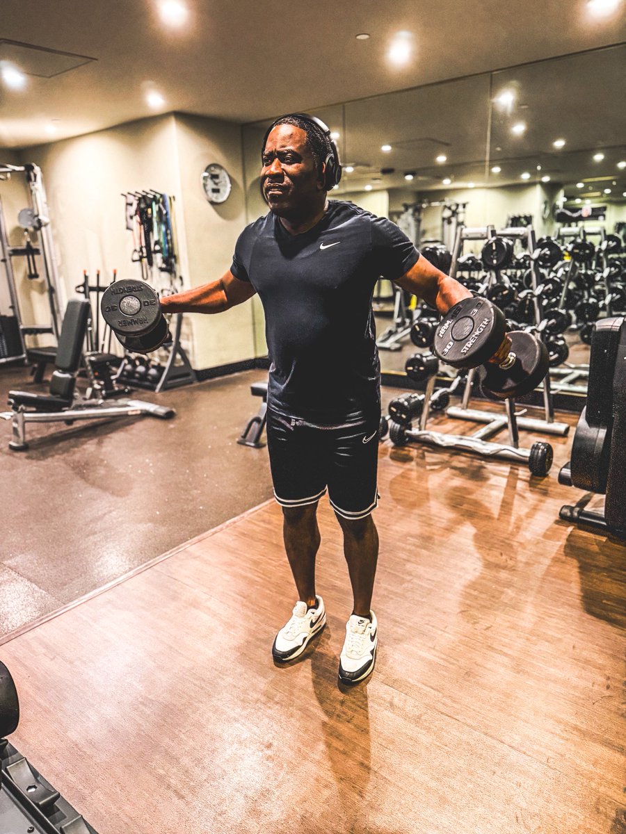 Repevans33's tweet image. I got my post Father’s Day workout in 💪🏾💪🏾
Let’s all get committed to improving our health this year to feel good, look good and be our healthiest, particularly my 40 plus friends. 𝐋𝐞𝐭’𝐬 𝐝𝐨 𝐢𝐭 𝐌𝐄𝐍!! #hearthealth
Check out @American_Heart link ♥️➡️…