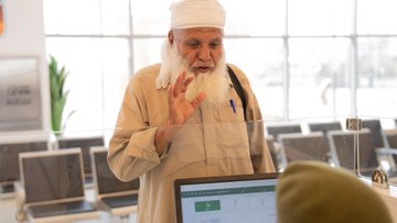 SAsocietynews's tweet image. #الجوازات_السعودية بمنفذ #الوديعة تواصل إنهاء إجراءات مغادرة ضيوف الرحمن بعد أدائهم مناسك #الحج

#أخبار_المجتمع