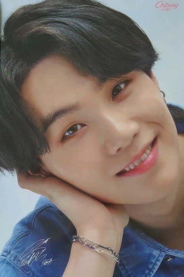D2_Daegu's tweet photo. 치유하다....❤️‍🩹
부서진 자신을 조각조각 다시 재건하는 과정.그것은 성냥이 시간과 사랑, 인내심 속에서 위안을 찾는 내면의 여정입니다.그것은 희망의 재생이며, 고통이 학습과 새로운 힘으로 바뀌는 순간입니다.

#SUGA https://t.co/p88Ef8pRzr
