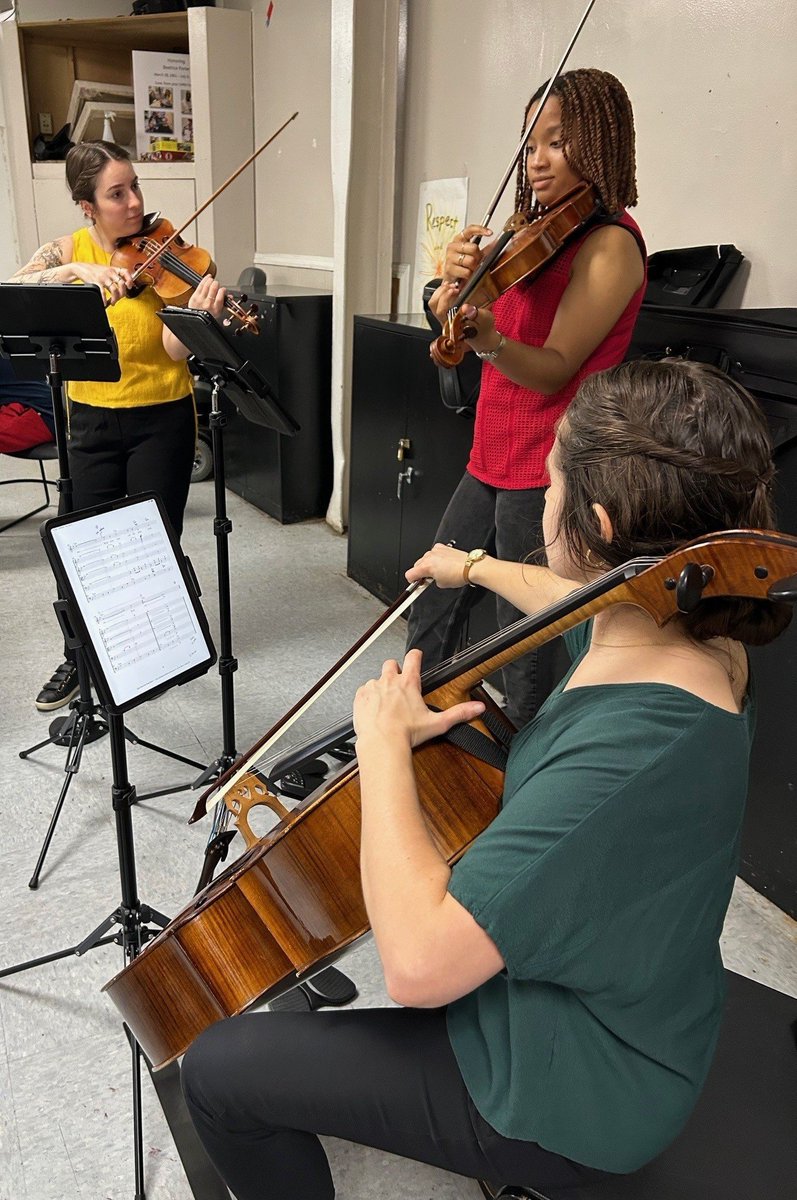 LMMCleveland's tweet image. On June 12 Cleveland’s own Renovare String Trio continued their bi-monthly presence at LMM’s Men’s Shelter, giving our residents a chance to experience their skillful craft and beautiful music.

LMM thanks Renovare String Trio for their continued support and excellence.